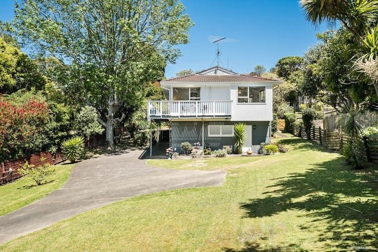 Photo of property in 37 Wyoming Avenue, Murrays Bay, Auckland, 0630