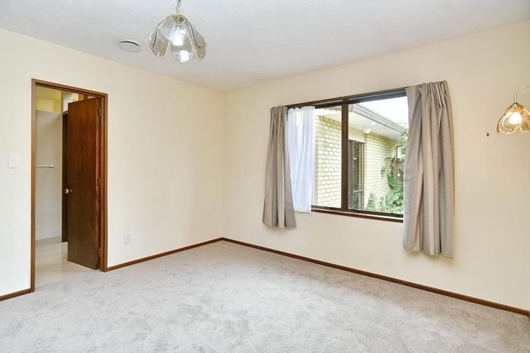 Photo of property in 44b Memorial Avenue, Ilam, Christchurch, 8053