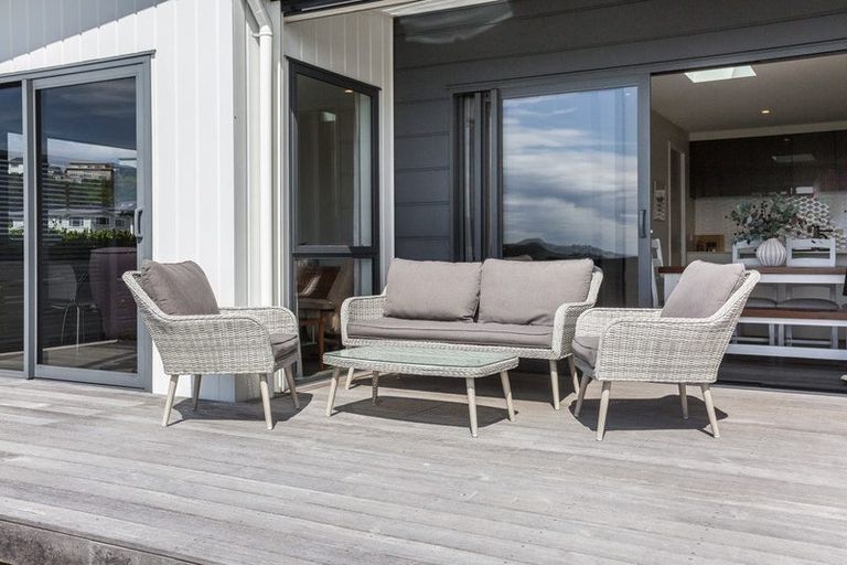 Photo of property in 20 Waitaria Terrace, Aotea, Porirua, 5024