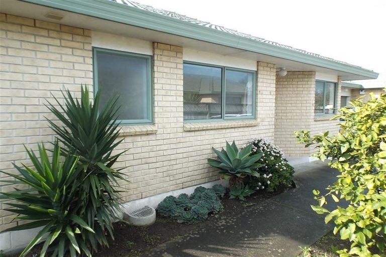 Photo of property in 1a Benton Place, Manurewa, Auckland, 2102