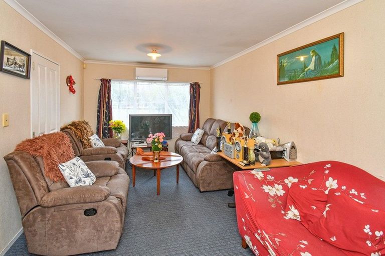 Photo of property in 405a Roscommon Road, Clendon Park, Auckland, 2103