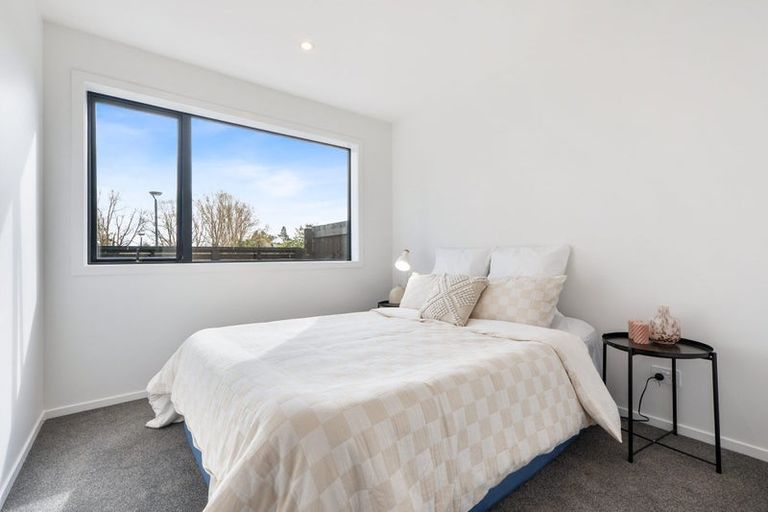 Photo of property in 3 Meg Lane, Glen Eden, 0602