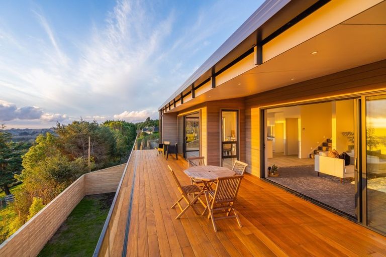 Photo of property in 92 Kotare Street, Waikanae, 5036