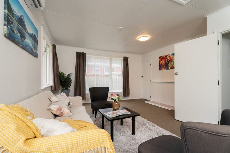 Photo of property in 14 Durham Street, Cannons Creek, Porirua, 5024