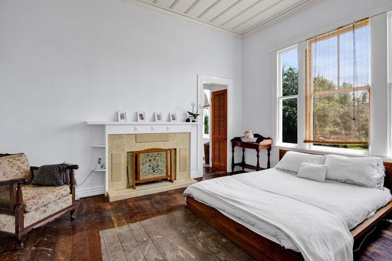 Photo of property in 207 Egmont Street, Patea, 4520