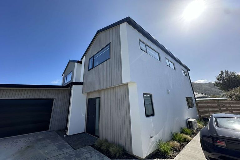 Photo of property in 36b Oxford Crescent, Ebdentown, Upper Hutt, 5018