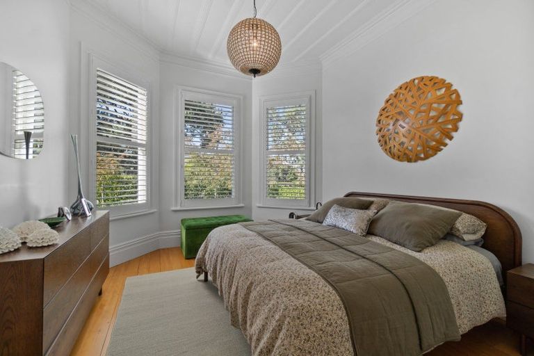 Photo of property in 58 Stanley Point Road, Stanley Point, Auckland, 0624