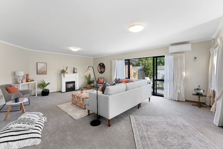 Photo of property in 98 Guildford Drive, Paraparaumu Beach, Paraparaumu, 5032