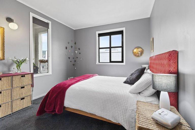 Photo of property in Tennyson Apartments, 13/25 Tennyson Street, Te Aro, Wellington, 6011