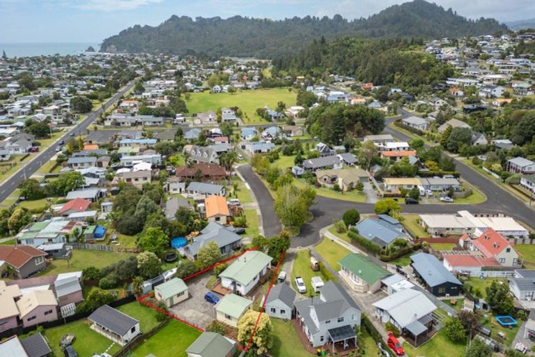 Photo of property in 106 Waverley Place, Whangamata, 3620