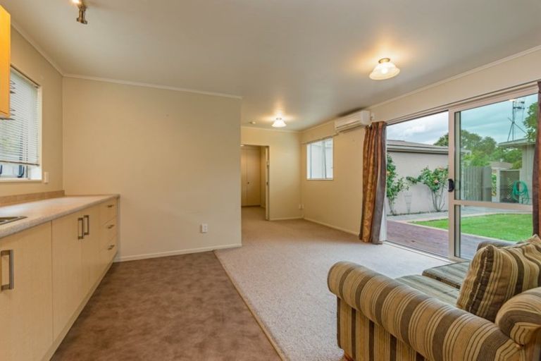 Photo of property in 86 Wikiriwhi Crescent, Awapuni, Palmerston North, 4412