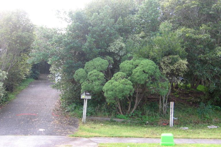 Photo of property in 14 Melia Grove, Goodwood Heights, Auckland, 2105