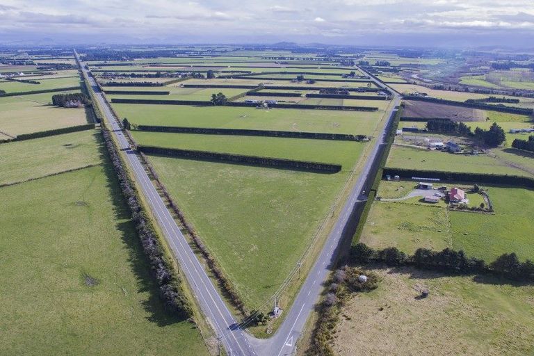 Photo of property in 883 Woodstock Road, View Hill, Oxford, 7495