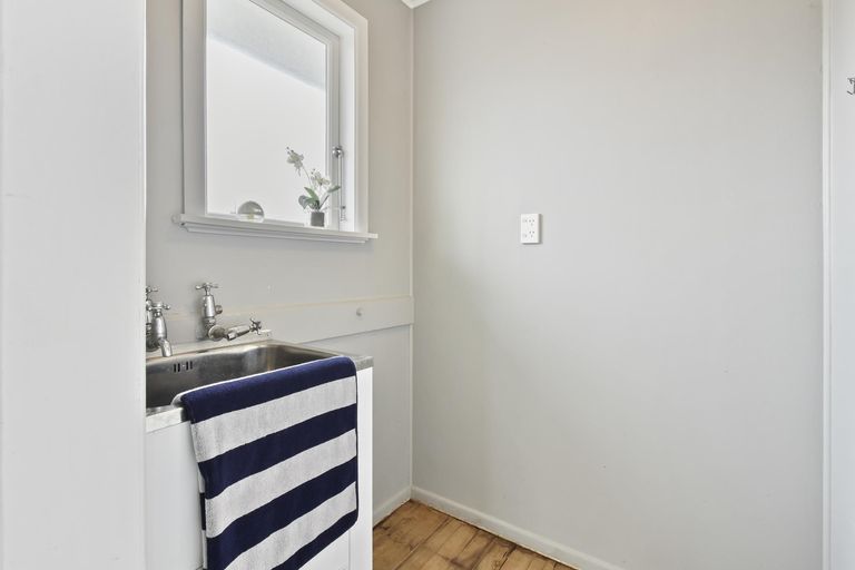 Photo of property in 47 Farquhar Road, Glendene, Auckland, 0602