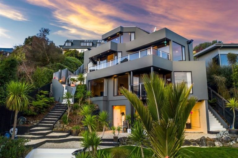 Photo of property in 8a Vista Place, Huntsbury, Christchurch, 8022