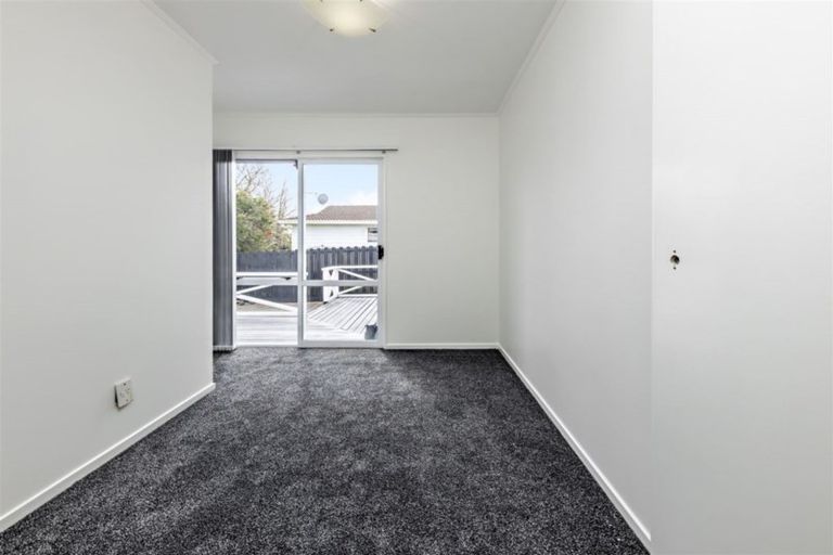 Photo of property in 2/36 Taitimu Drive, Weymouth, Auckland, 2103