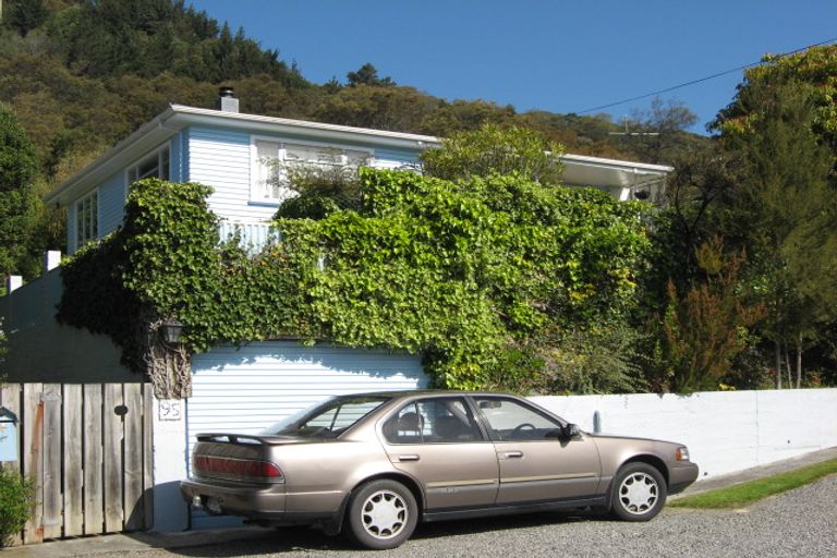 Photo of property in 95 Milton Terrace, Picton, 7220