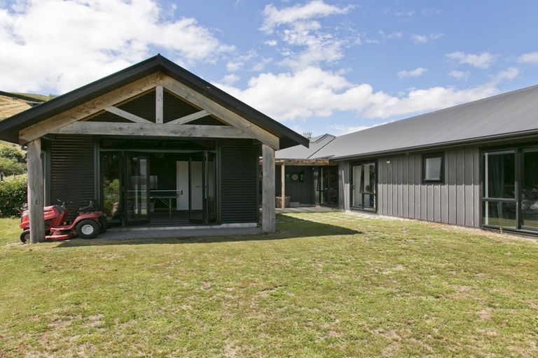 Photo of property in 25 Piro Place, Acacia Bay, Taupo, 3385