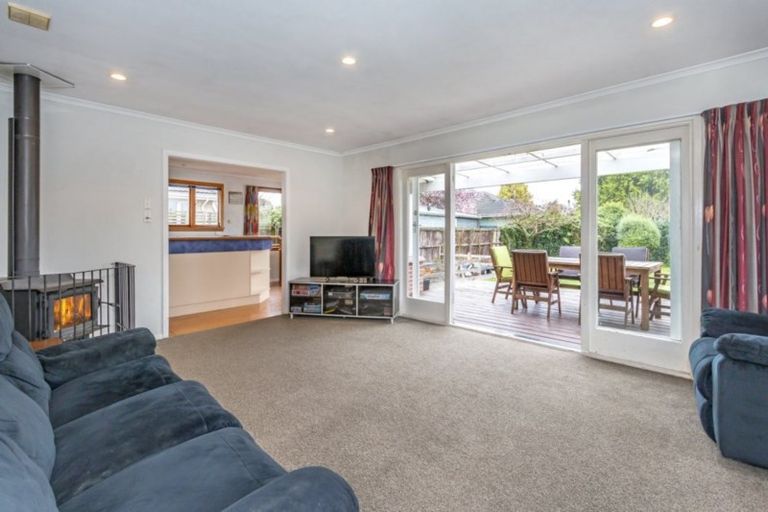 Photo of property in 90 Kendal Avenue, Burnside, Christchurch, 8053