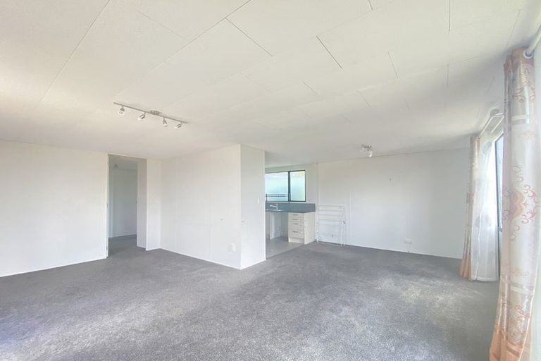 Photo of property in 1/22 Devonshire Road, Unsworth Heights, Auckland, 0632