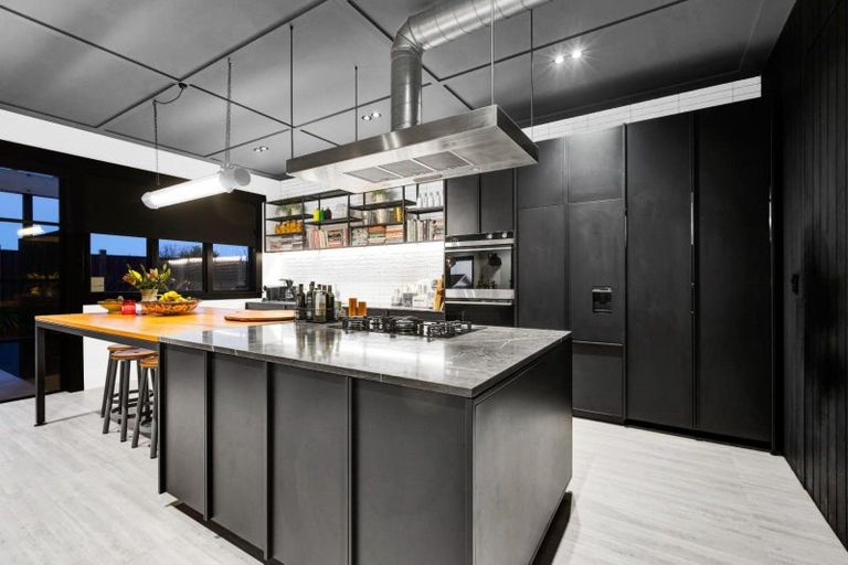 Photo of property in 120 Pendarves Street, New Plymouth, 4312