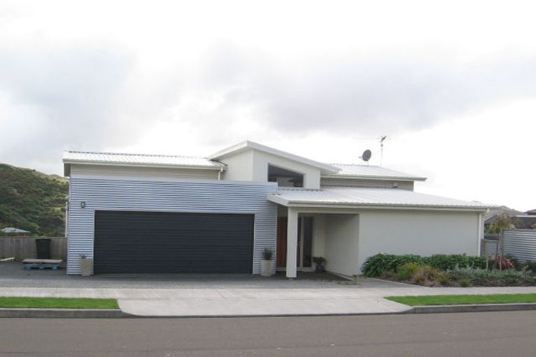 Photo of property in 30 Furlong Crescent, Churton Park, Wellington, 6037