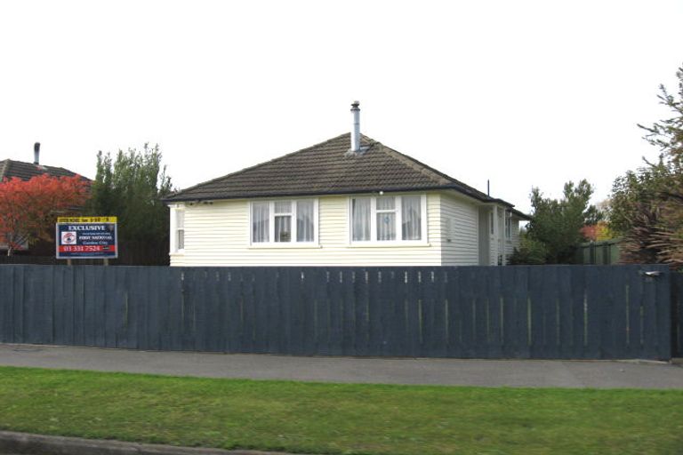 Photo of property in 18 Oakland Street, Northcote, Christchurch, 8052