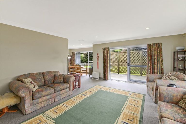 Photo of property in 35 Spackman Crescent, Paraparaumu, 5032