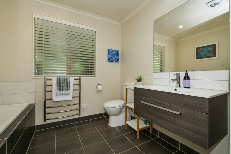 Photo of property in 11d Nimstedt Avenue, Oteha, Auckland, 0632