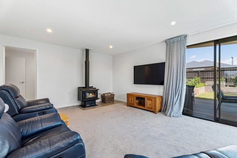 Photo of property in 7 Tahi Street, Albert Town, Wanaka, 9305