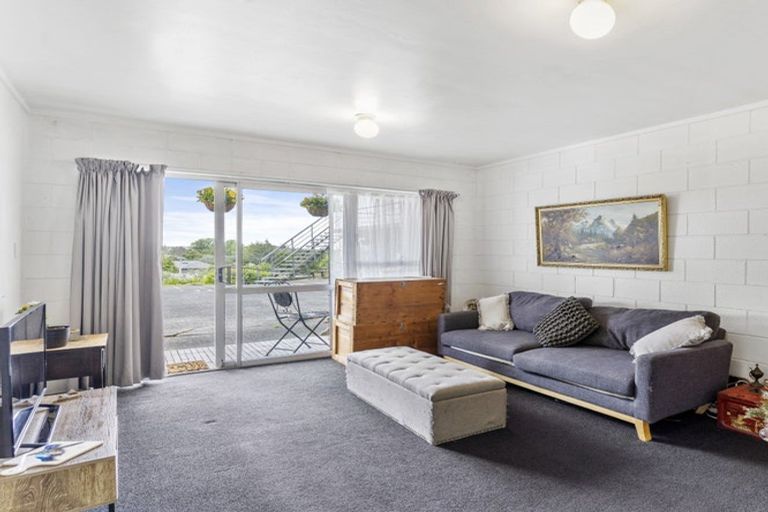 Photo of property in 3/19a Verbena Road, Birkdale, Auckland, 0626