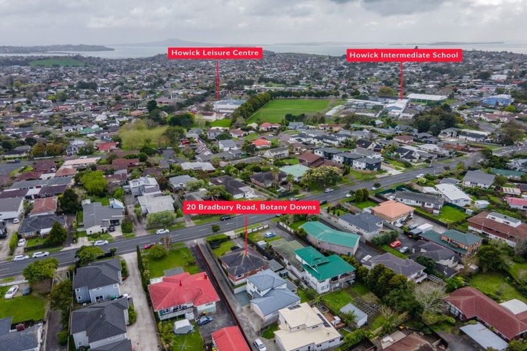 Photo of property in 20 Bradbury Road, Botany Downs, Auckland, 2010