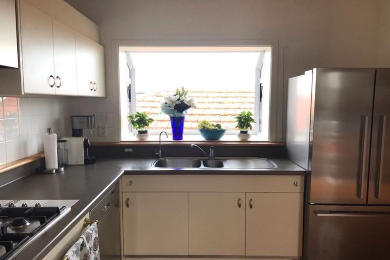 Photo of property in 31 Norwood Road, Bayswater, Auckland, 0622