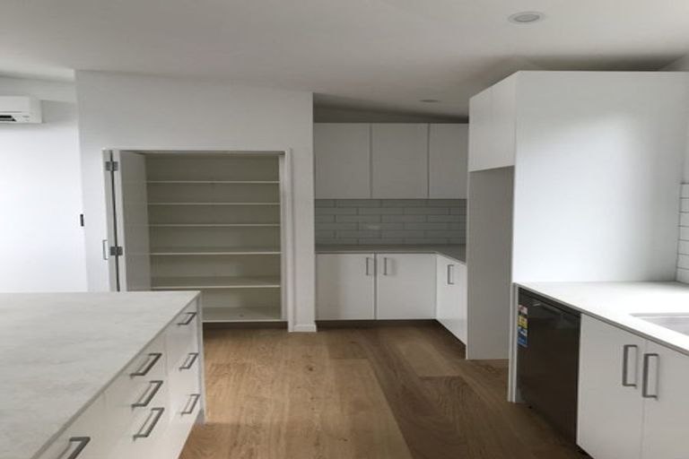 Photo of property in 1/18 Oriental Terrace, Oriental Bay, Wellington, 6011