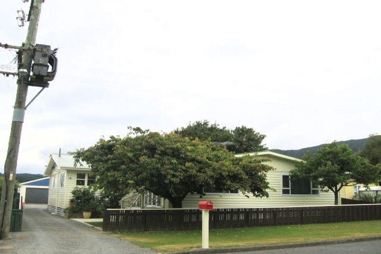 Photo of property in 11 Maclaren Street, Maymorn, Upper Hutt, 5018