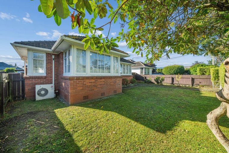 Photo of property in 82 Pine Avenue, Ebdentown, Upper Hutt, 5018