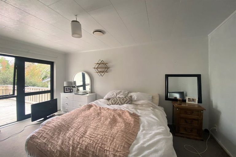 Photo of property in 25 Montana Place, Merrilands, New Plymouth, 4312