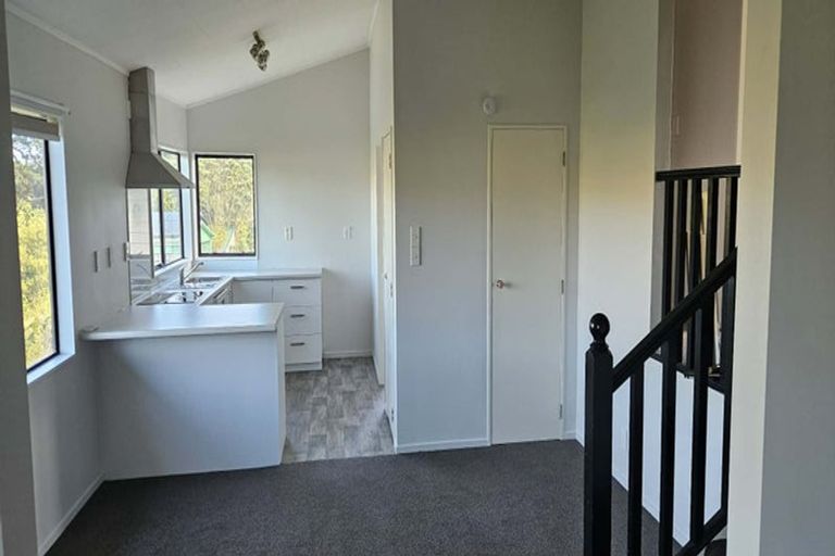 Photo of property in 60 Guadeloupe Crescent, Grenada Village, Wellington, 6037