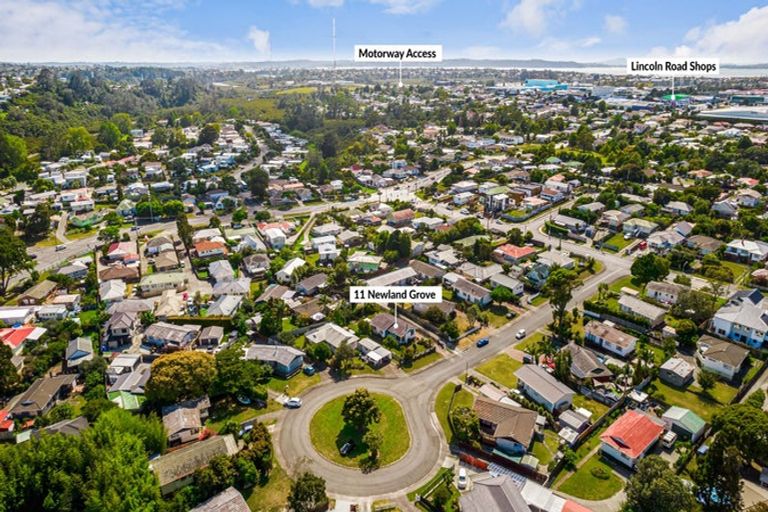 Photo of property in 11 Newland Grove, Henderson, Auckland, 0610