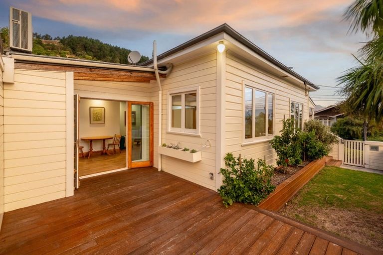 Photo of property in 4 Ripon Street, Lyttelton, 8082