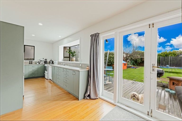 Photo of property in 19 Cutts Road, Russley, Christchurch, 8042