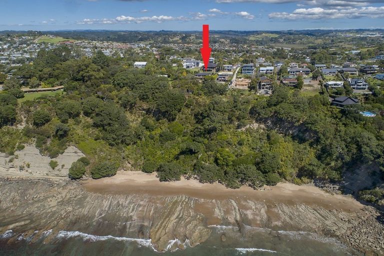 Photo of property in 106 Vipond Road, Stanmore Bay, Whangaparaoa, 0932