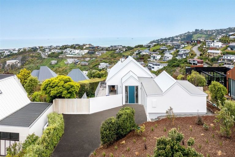Photo of property in 9 Drayton Drive, Mount Pleasant, Christchurch, 8081