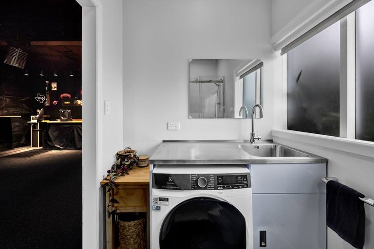 Photo of property in 7c Tasman Street, Vogeltown, New Plymouth, 4310