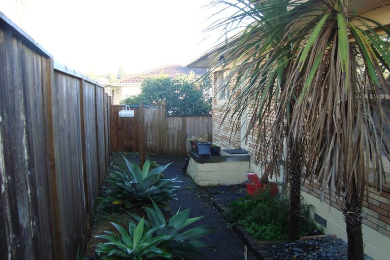 Photo of property in 2/27 Robin Lane, Browns Bay, Auckland, 0630