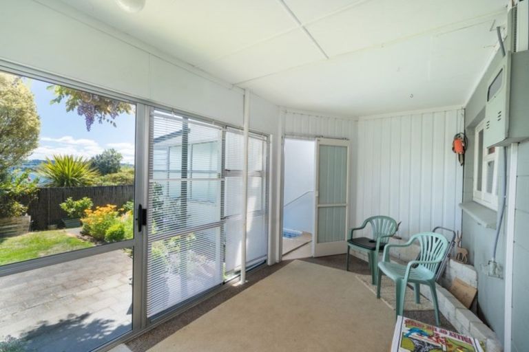 Photo of property in 14 Hinerau Grove, Waipahihi, Taupo, 3330