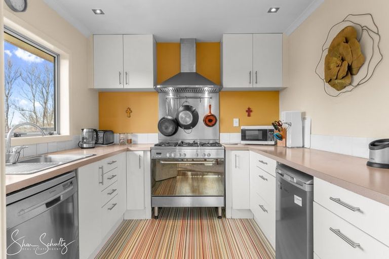 Photo of property in 16 Nikau Lane, Maungaturoto, 0520