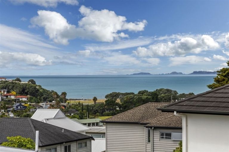 Photo of property in 1/51 East Coast Road, Milford, Auckland, 0620