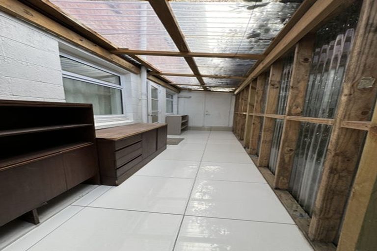 Photo of property in 1/14 Chequers Avenue, Glenfield, Auckland, 0629