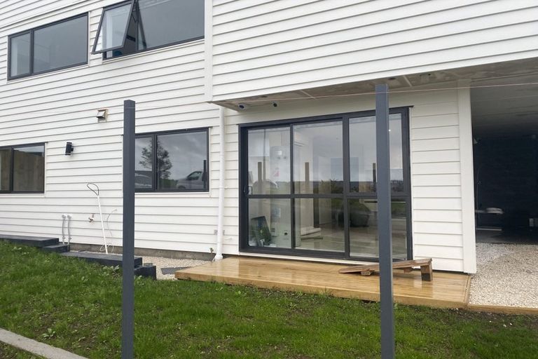 Photo of property in 23 Mcwhirters Farm Lane, Massey, Auckland, 0614